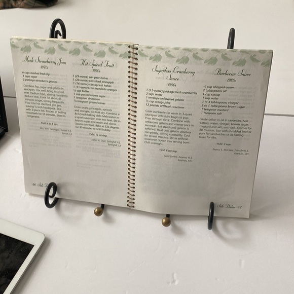 Tablet cookbook holder black gold adjustable- tablet not included - Picture 5 of 9